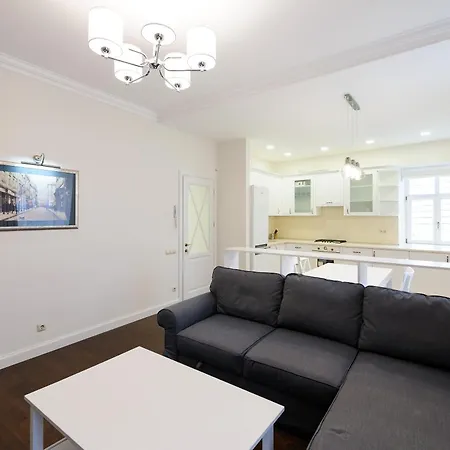 для цінувальників львівського середньовіччя *