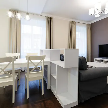 для цінувальників львівського середньовіччя * リヴィウ