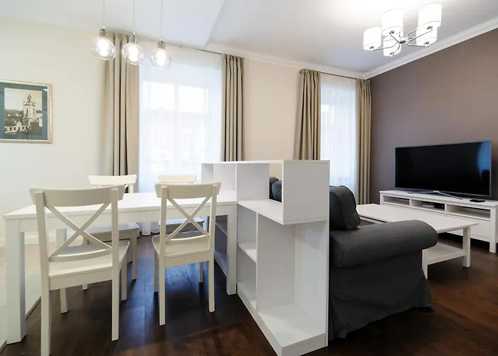 для цінувальників львівського середньовіччя * リヴィウ